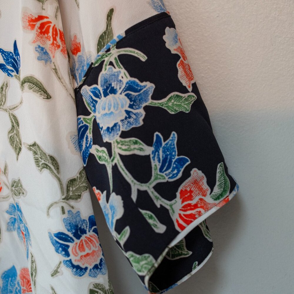 JOIE | desmonda 100% silk pajama-style floral blouse | size medium - Picture 3 of 6